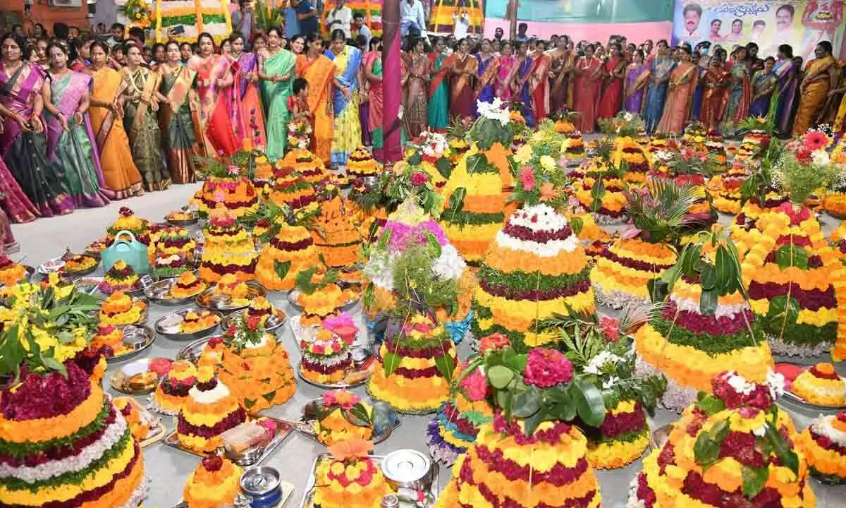 బతుకమ్మ పండుగ: తెలంగాణకు ప్రాముఖ్యత — పండుగలు