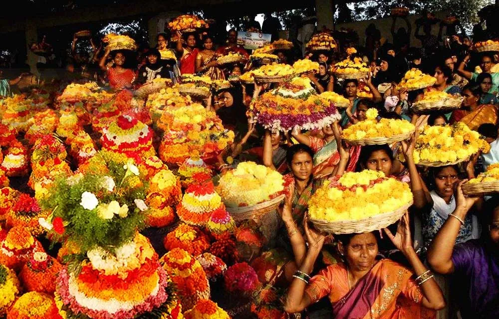 బతుకమ్మ మరియు మహిళా సాధికారత: సోదరీత్వం, సహనశక్తి కథలు