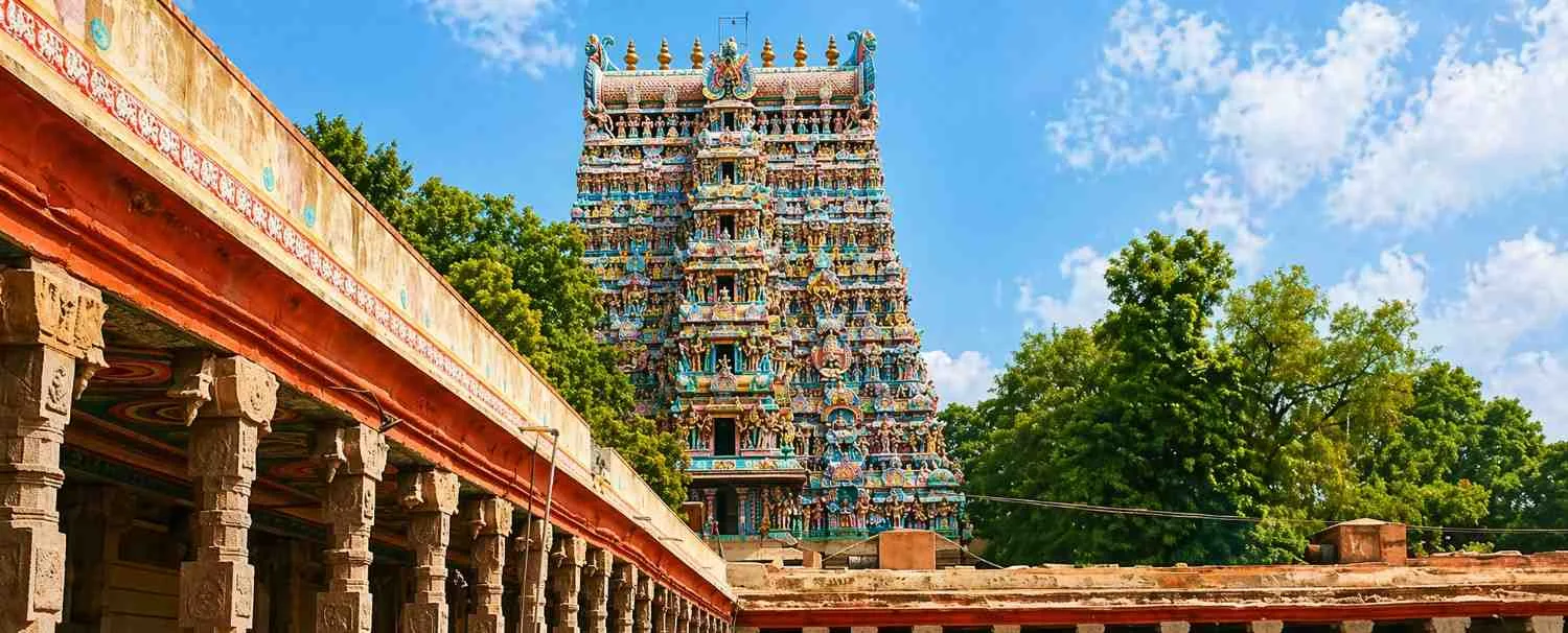 మీనాక్షి సుందరేశ్వర ఆలయం — గోపురం