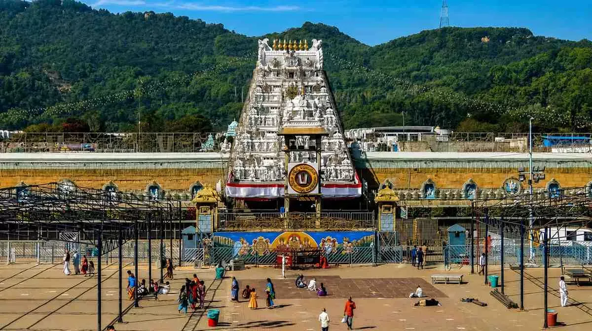తిరుమల, తిరుపతి క్యాలెండర్ నవంబర్ 2026: దీపావళి ఆస్థానం, పుష్పయాగం, కైశిక ద్వాదశి మరియు దర్శనం — పండుగలు